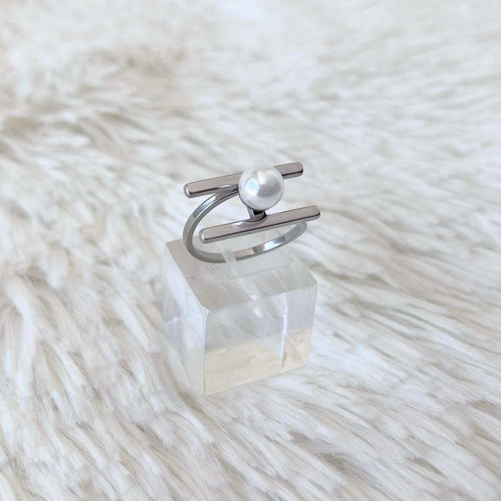 Anillo de Acero Quirúrgico y Perla
