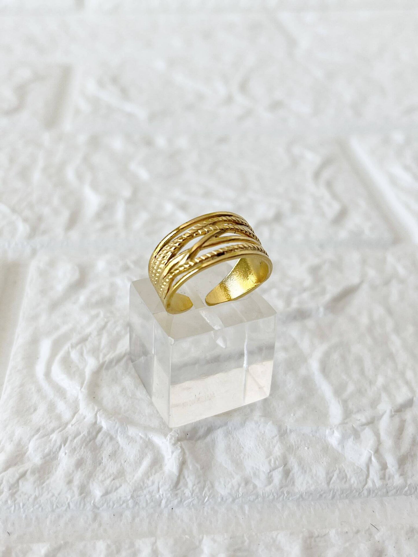Anillo de Acero Dorado