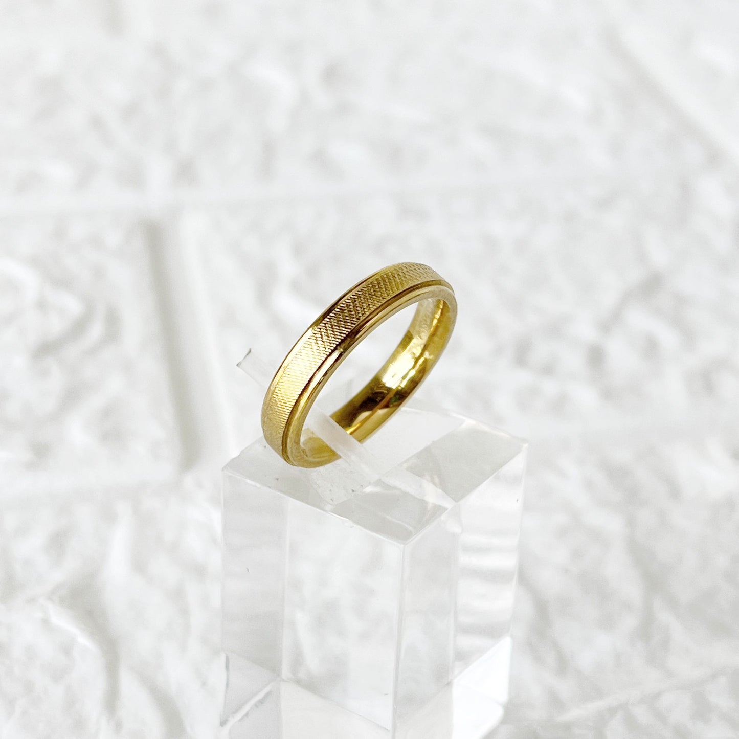 Anillo de Acero Dorado