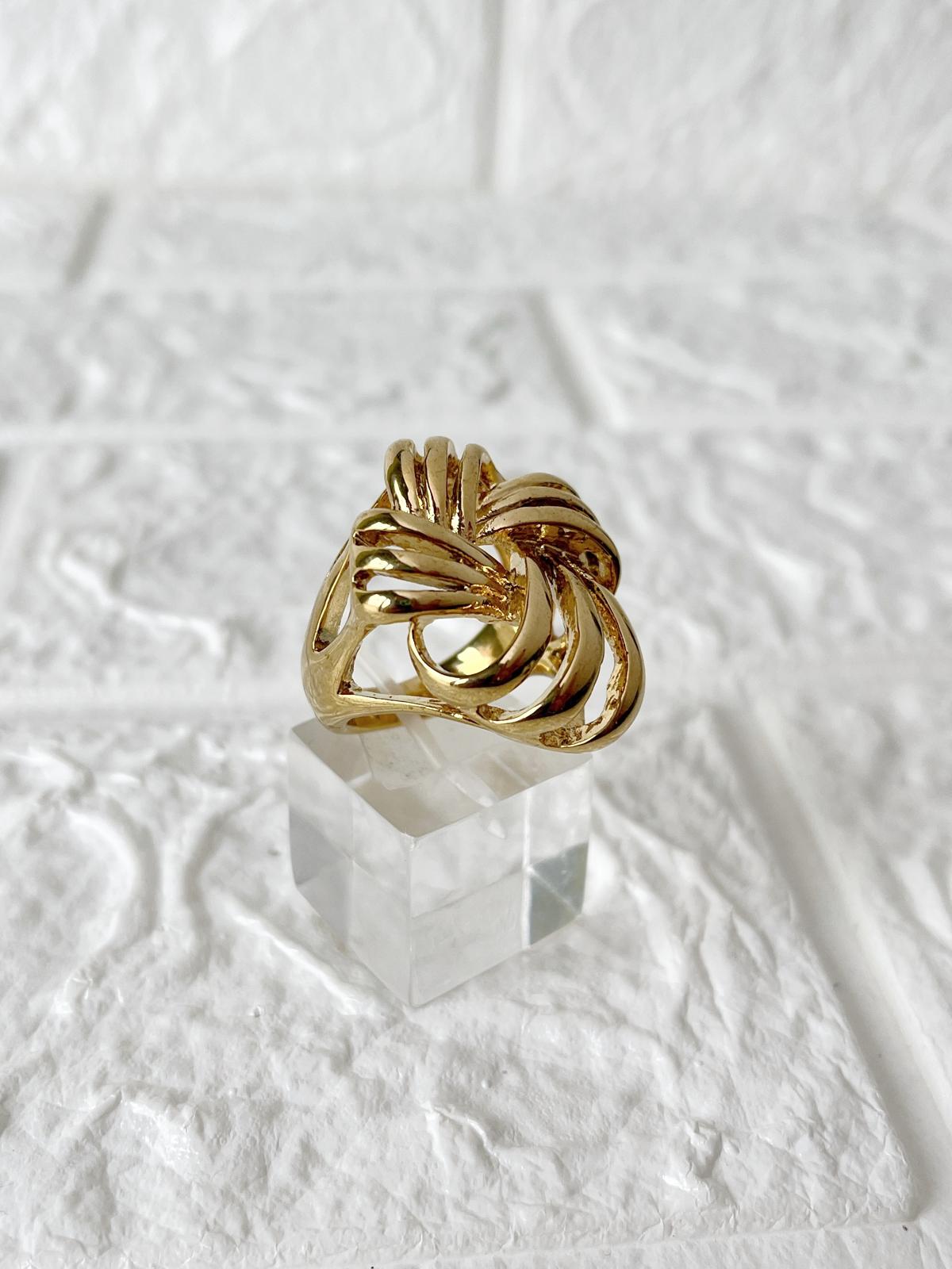 Anillo de Acero Dorado