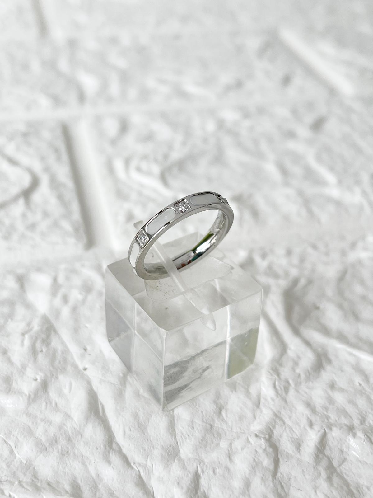 Anillo de Acero Quirúrgico y Nácar