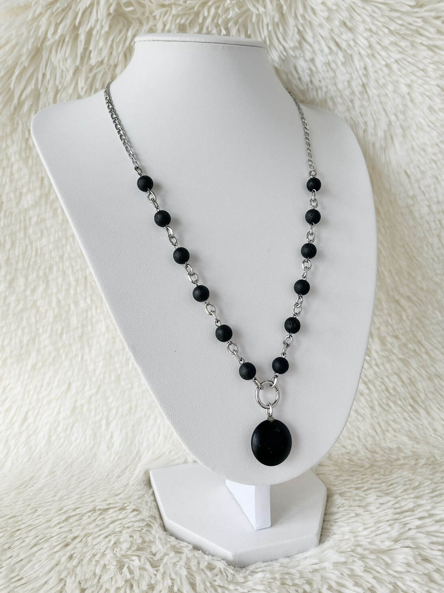 Collar de Acero Quirúrgico, Piedras Naturales Volcánica y Ónix