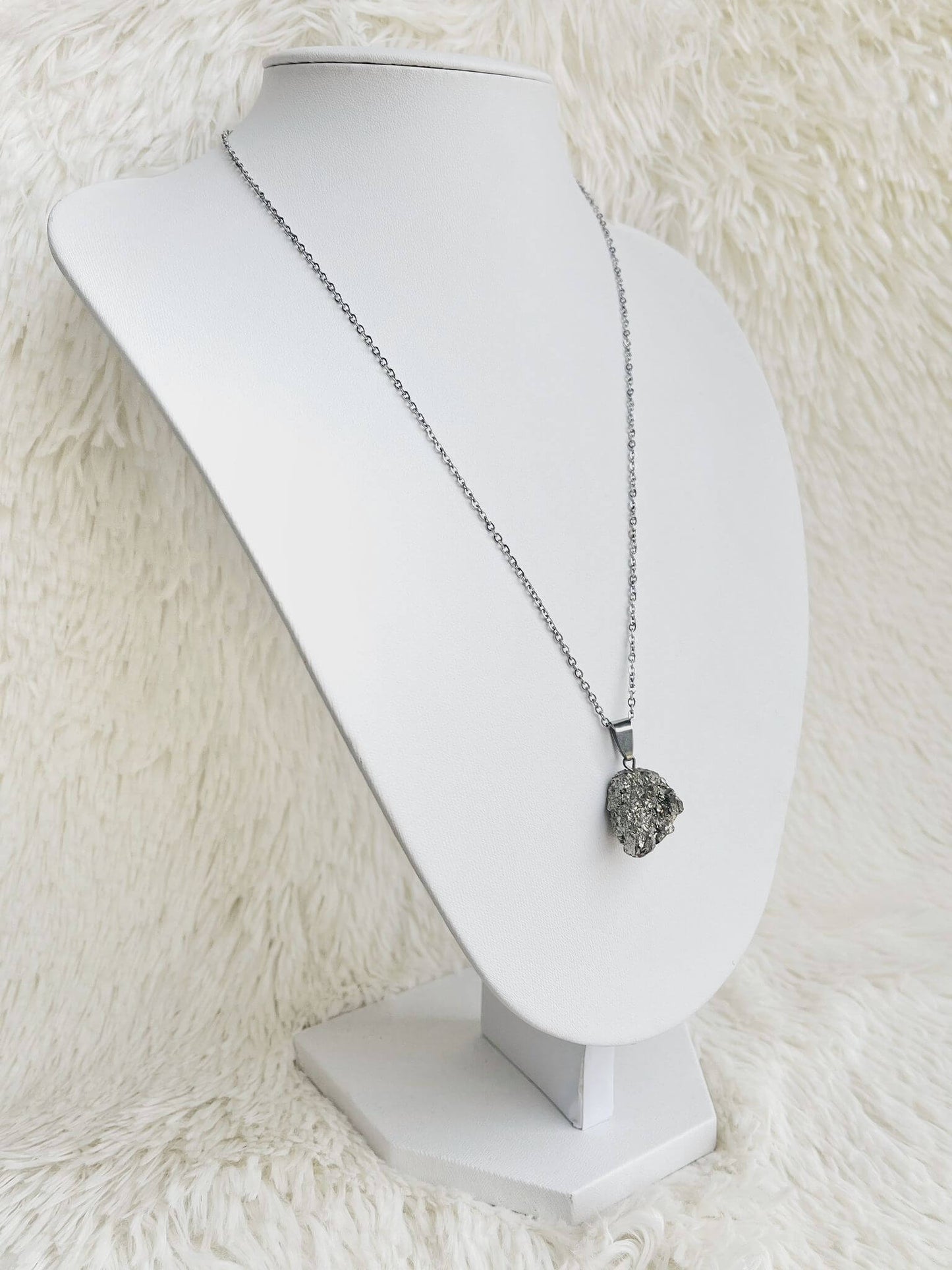 Conjunto de Acero Quirúrgico y Piedra Natural Pirita
