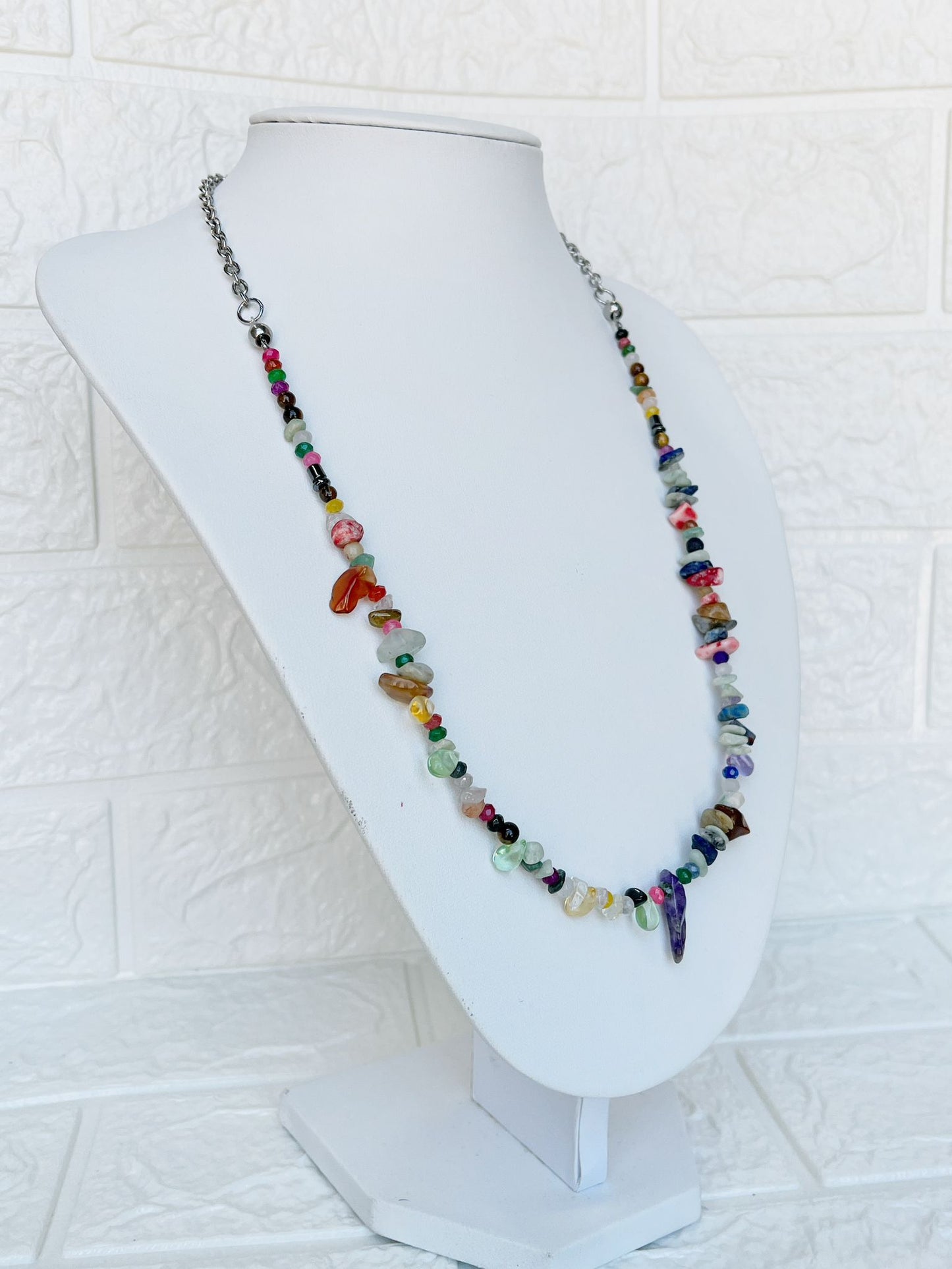 Collar de Acero Quirúrgico y Piedras Naturales