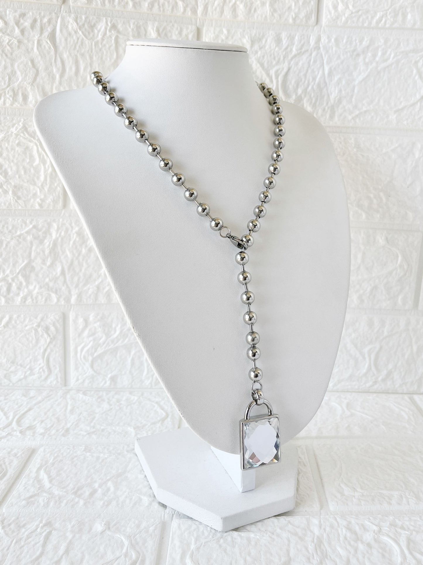 Conjunto de Acero Quirúrgico y Cristal Facetado