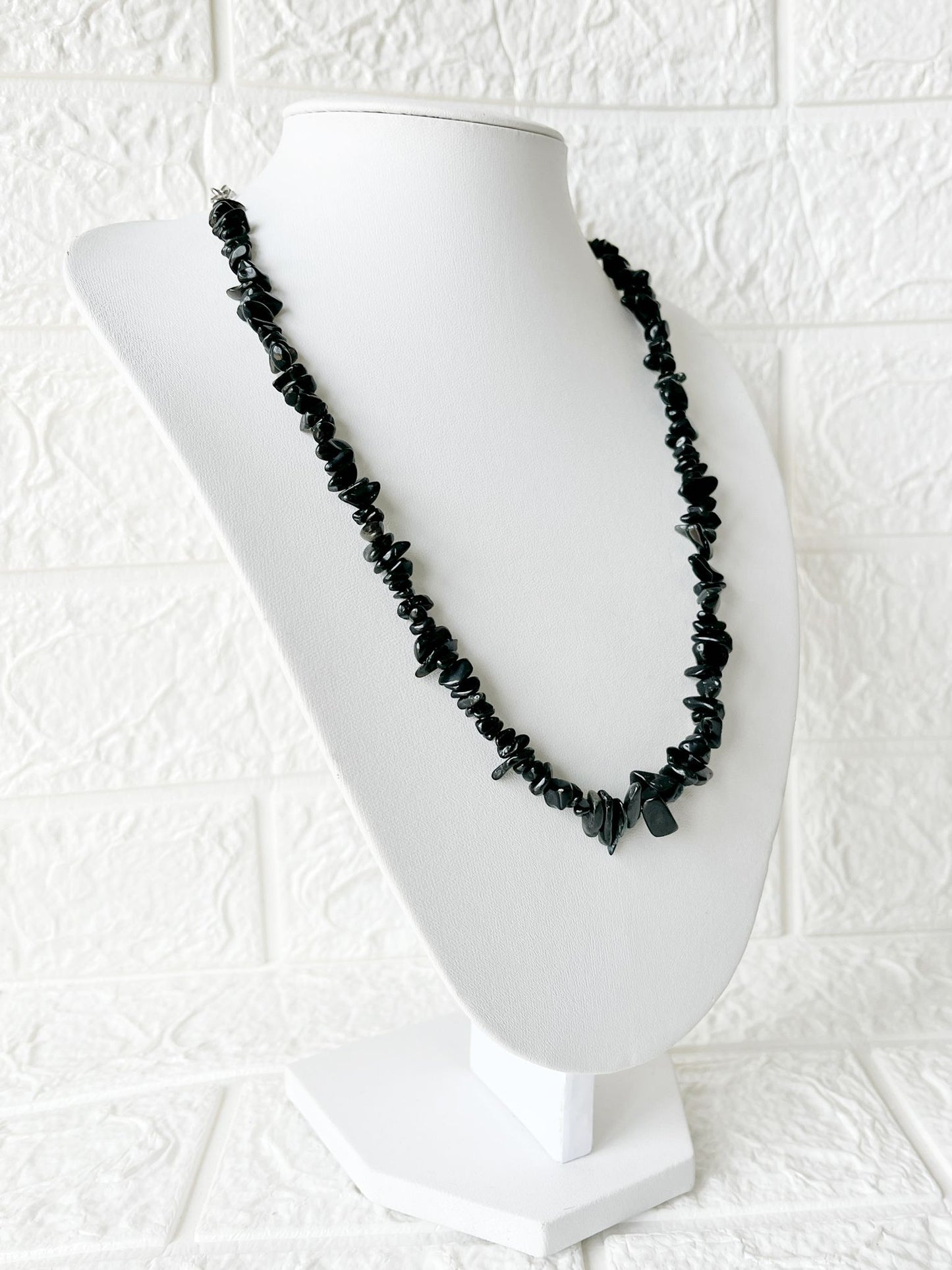 Collar de Acero Quirúrgico y Piedra Natural Obsidiana