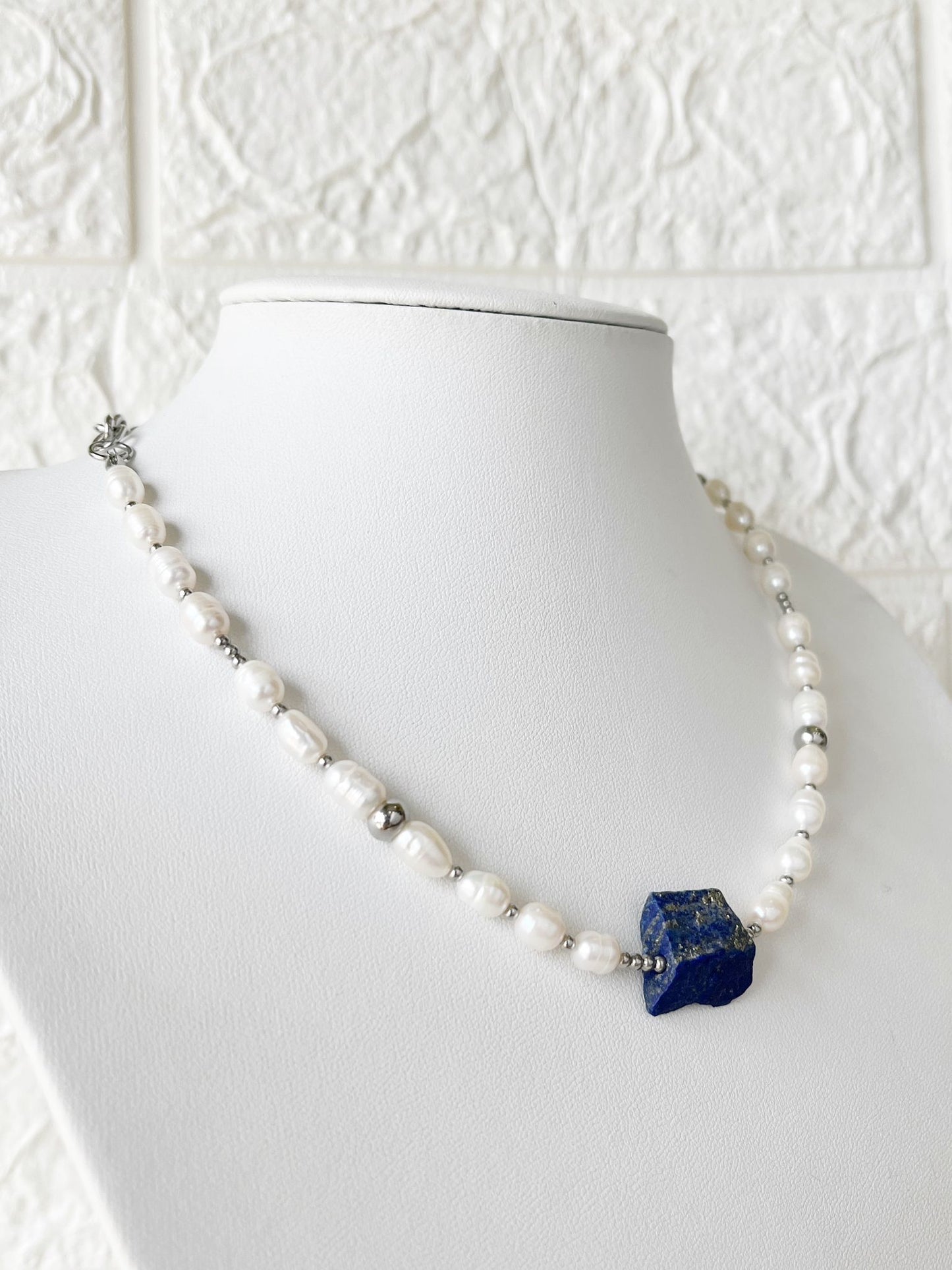 Conjunto de Acero, Perlas de Río y Piedra Natural Lapislázuli