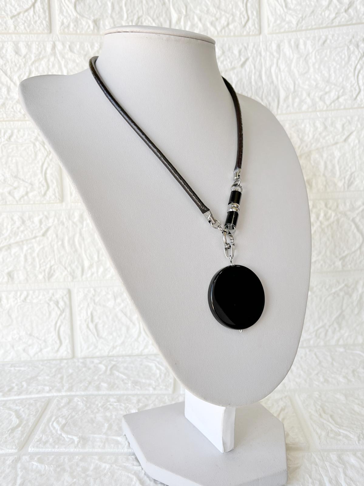 Collar de Cuero y Piedra Natural Obsidiana