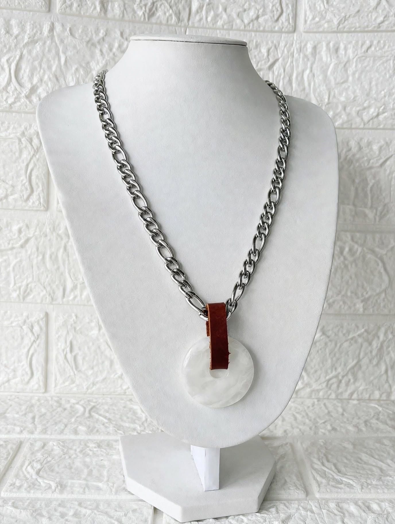 Collar de Acero Quirúrgico y Piedra Natural Jade
