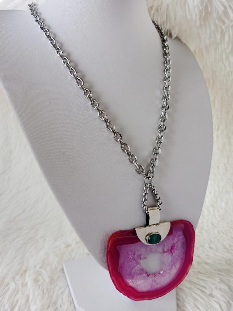 Collar de Acero y Piedras Naturales
