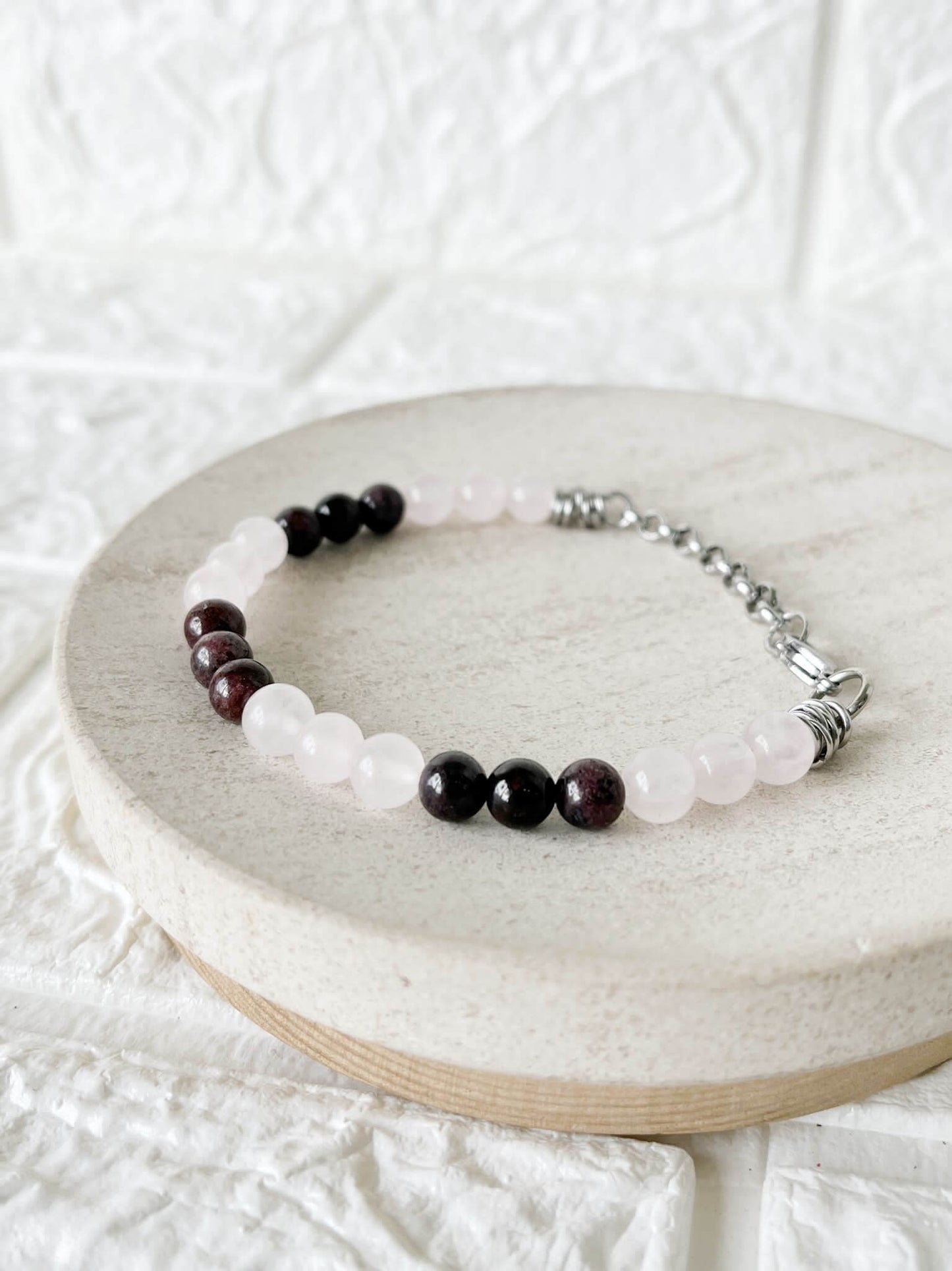 Pulsera de Acero Quirúrgico y Piedra Natural Cuarzo Rosa y Granate