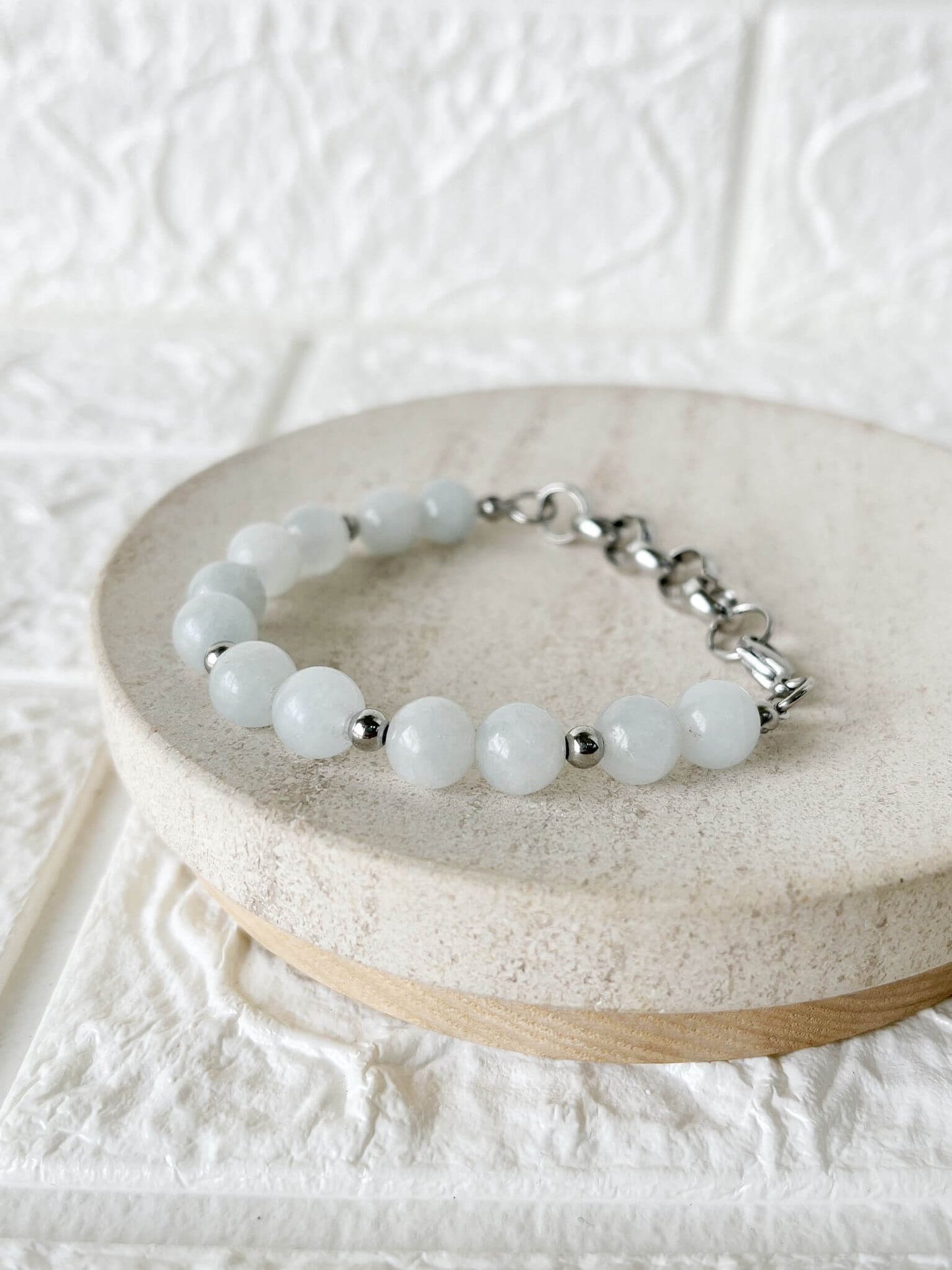 Pulsera de Acero Quirúrgico y Piedra Natural Cuarzo Blanco