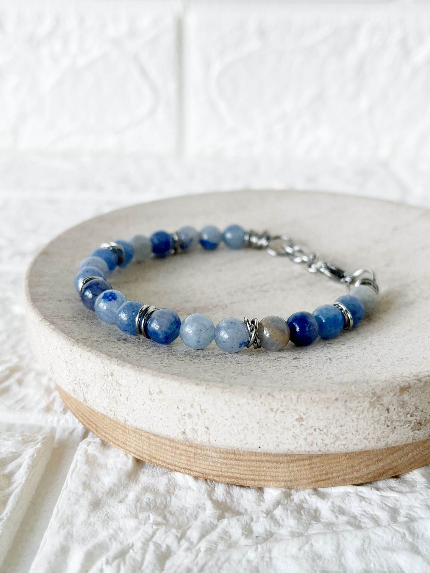 Pulsera de Acero Quirúrgico y Piedra Natural Cuarzo Azul