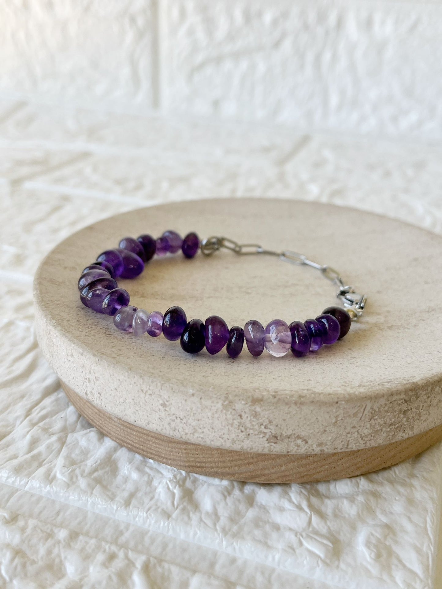 Pulsera de Acero Quirúrgico y Piedra Natural Amatista