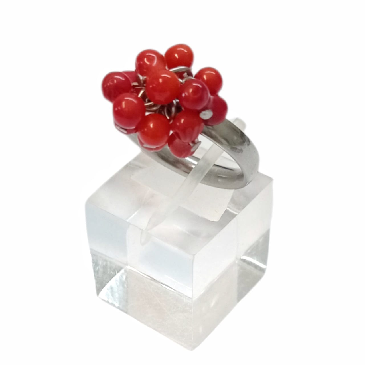 Anillo de Acero Quirúrgico y Piedras Rojas Coral