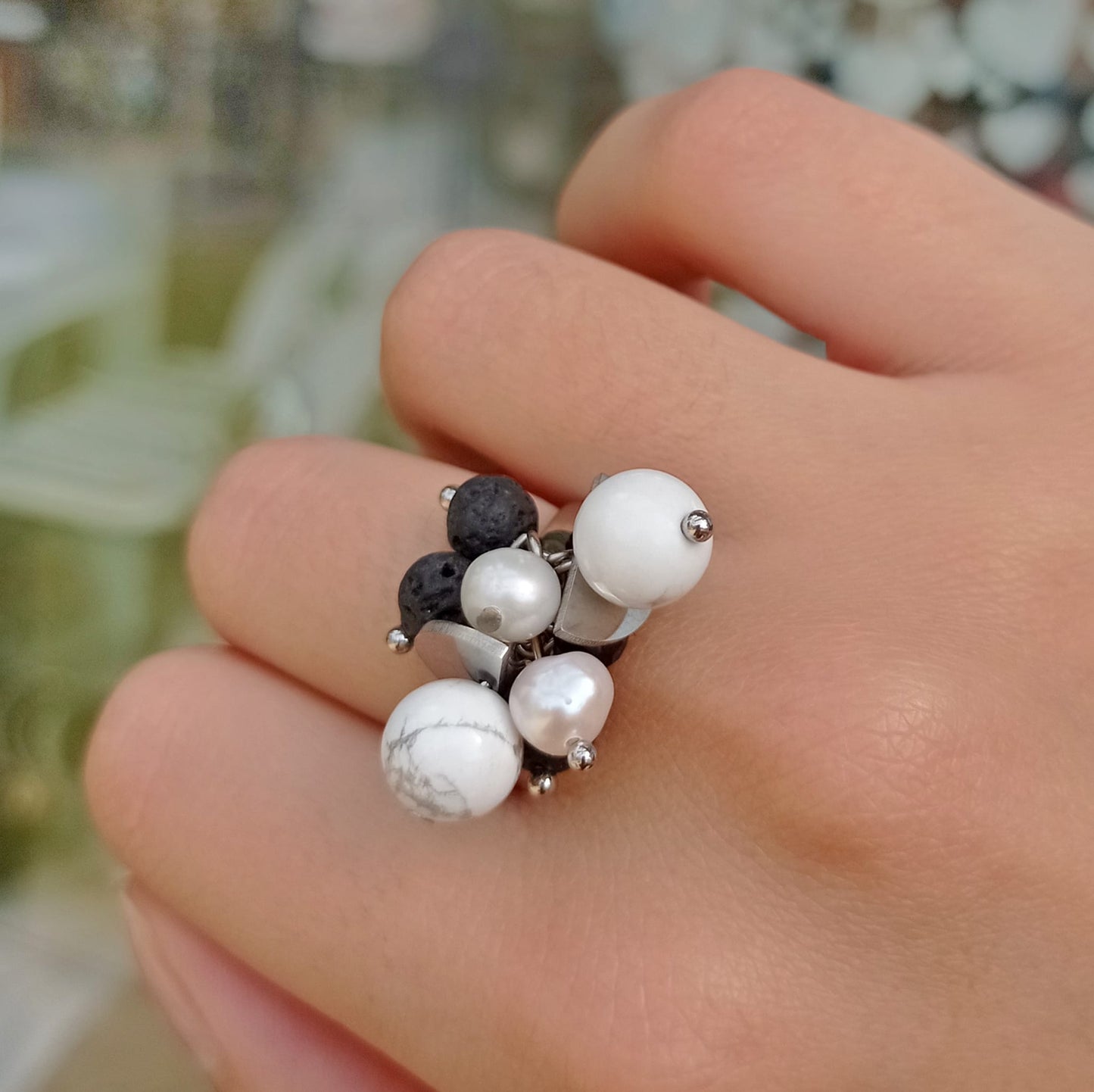 Anillo de Acero Quirúrgico y Piedras Naturales