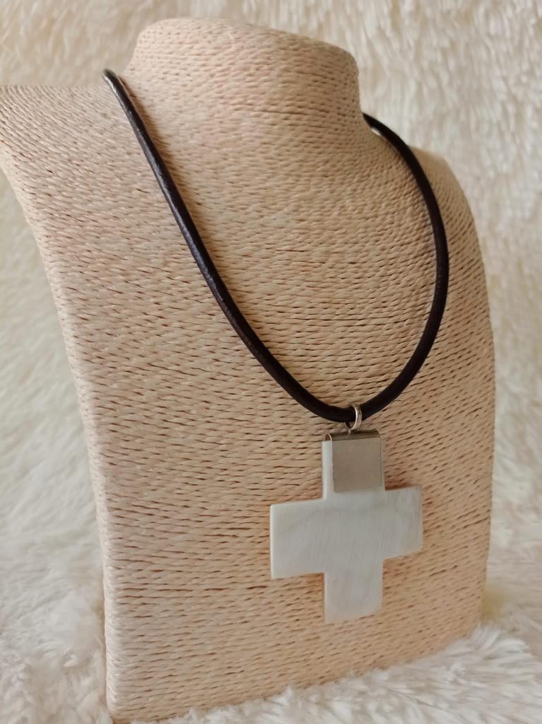 Collar de Cuero y Guampa