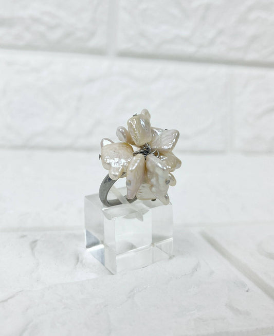 Anillo de Acero Quirúrgico y Perlas de Río