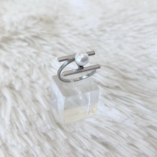 Anillo de Acero Quirúrgico y Perla