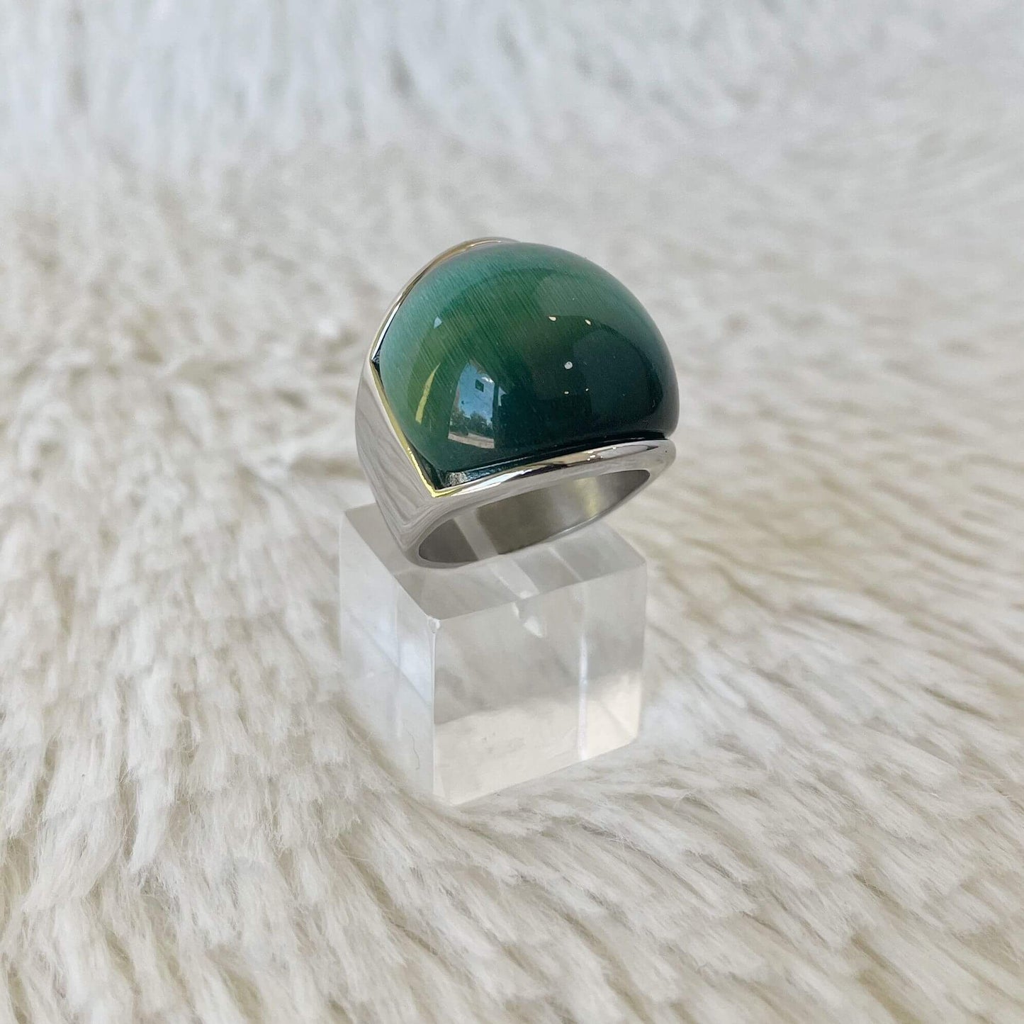 Anillo de Acero Quirúrgico y Piedra Ojo de Gato