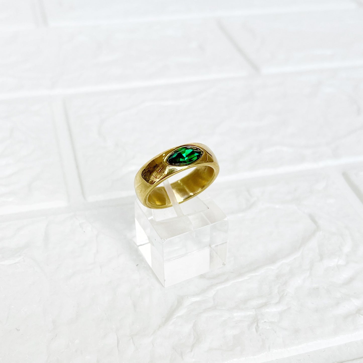 Anillo de Acero Dorado