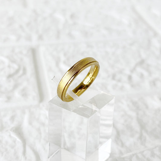 Anillo de Acero Dorado