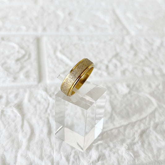 Anillo de Acero Dorado