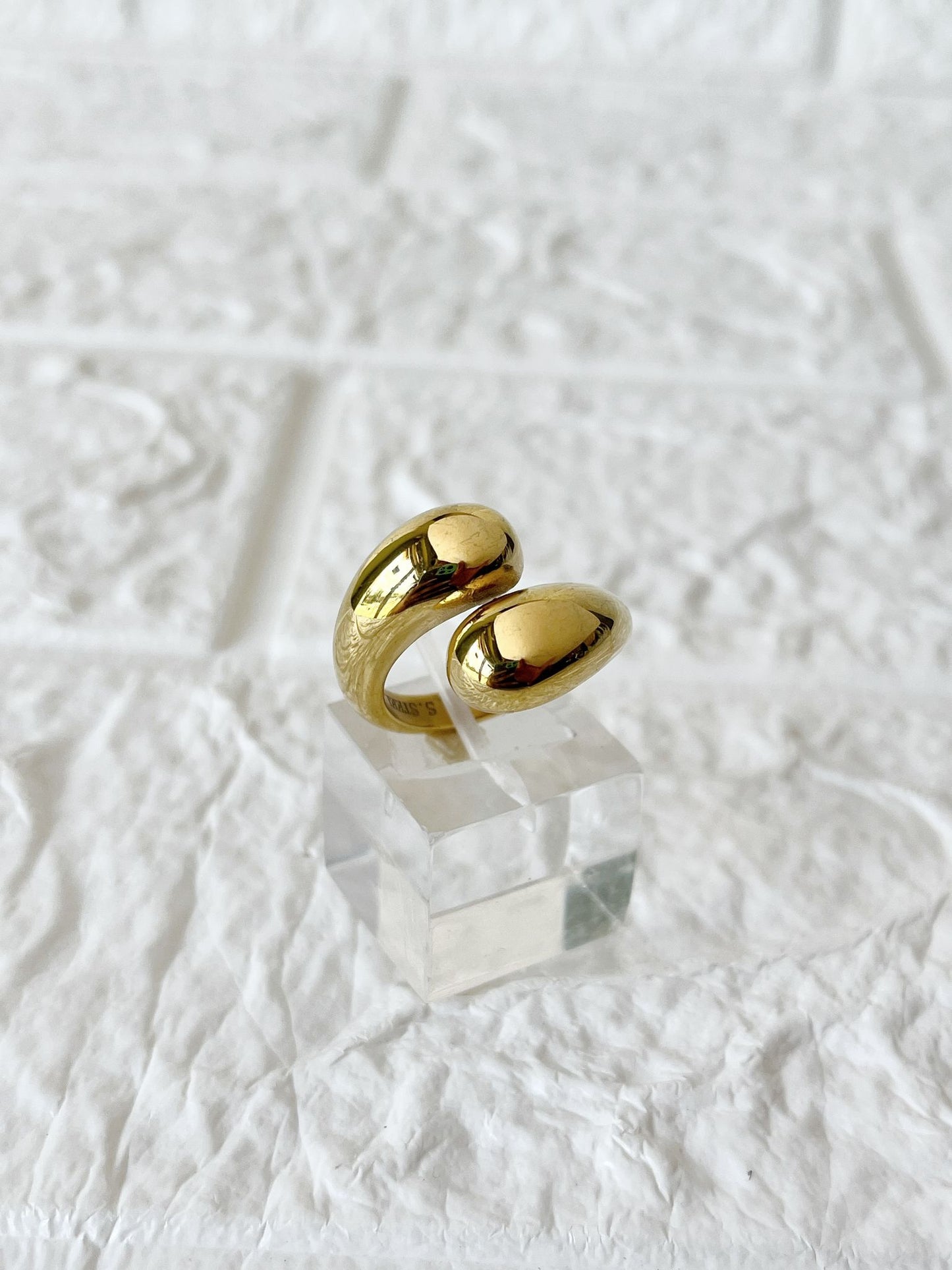 Anillo de Acero Dorado