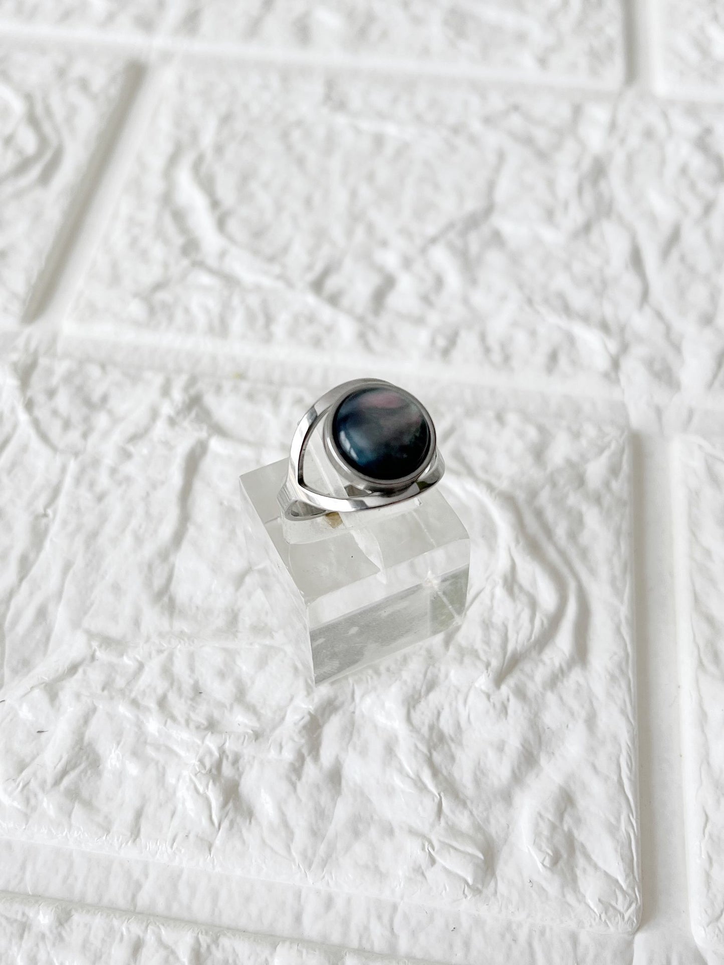 Anillo de Acero Quirúrgico y Nácar