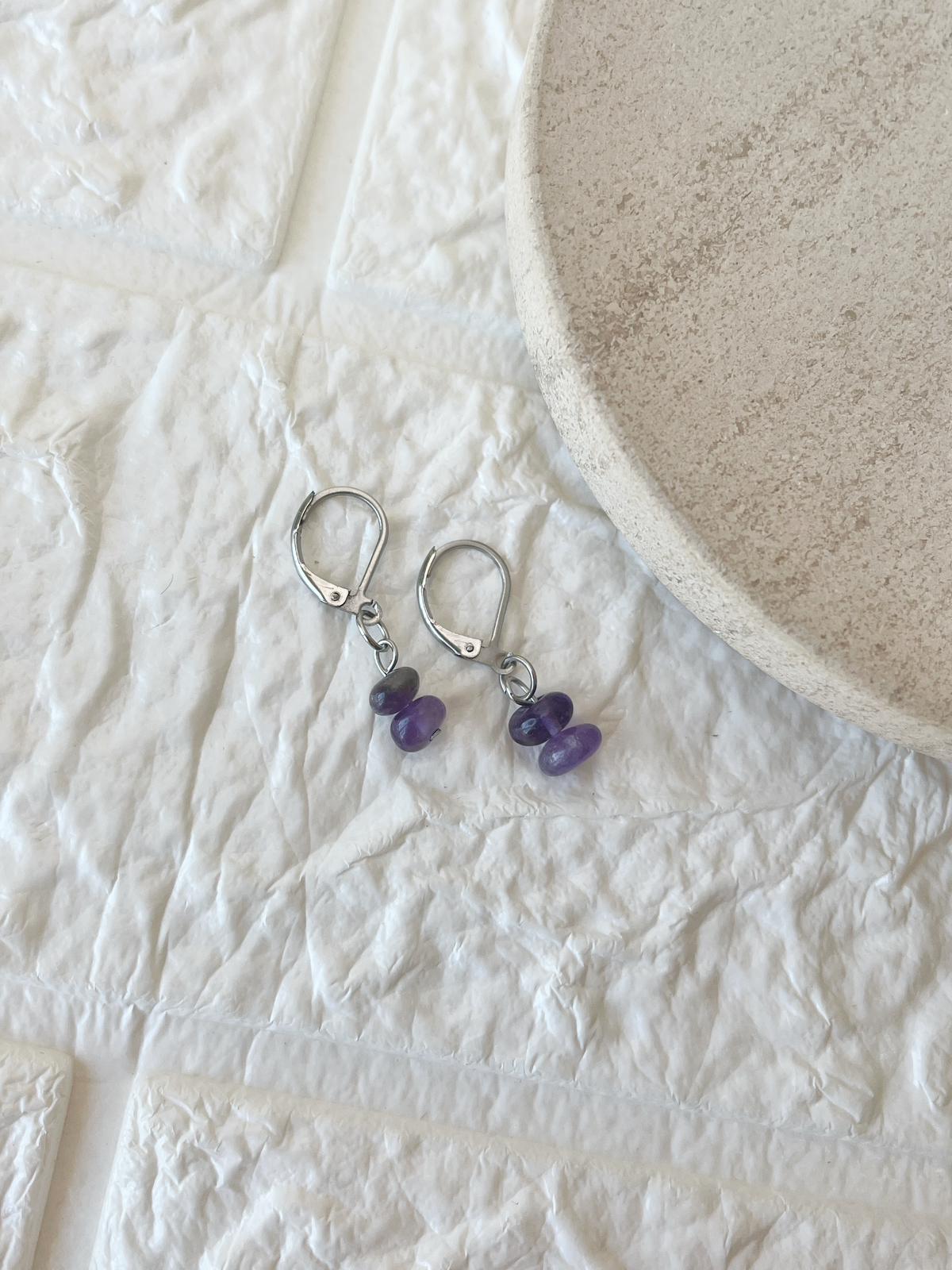 Caravanas de Acero Quirúrgico y Piedra Natural Amatista