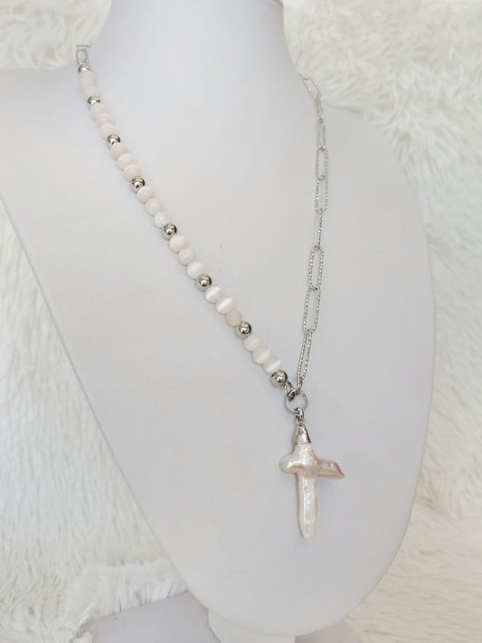 Collar de Acero Quirúrgico, Perla Amorfa y Nácar