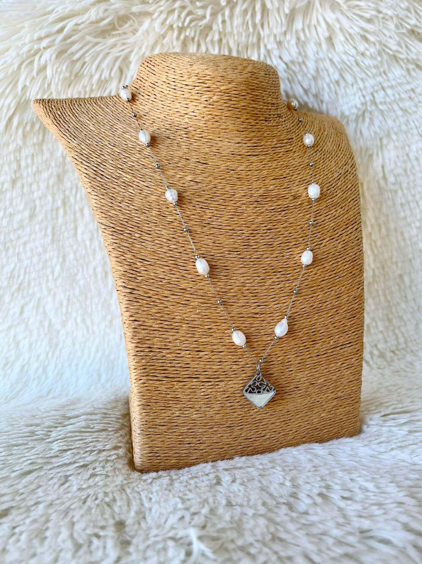 Conjunto de Acero Quirúrgico, Nácar y Perla de Río