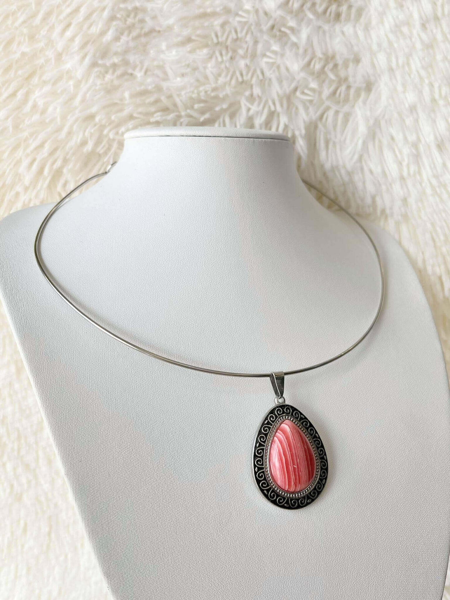 Conjunto de Acero Quirúrgico y Piedra Natural Rodocrosita