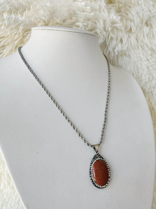 Conjunto de Acero Quirúrgico y Piedra del Sol