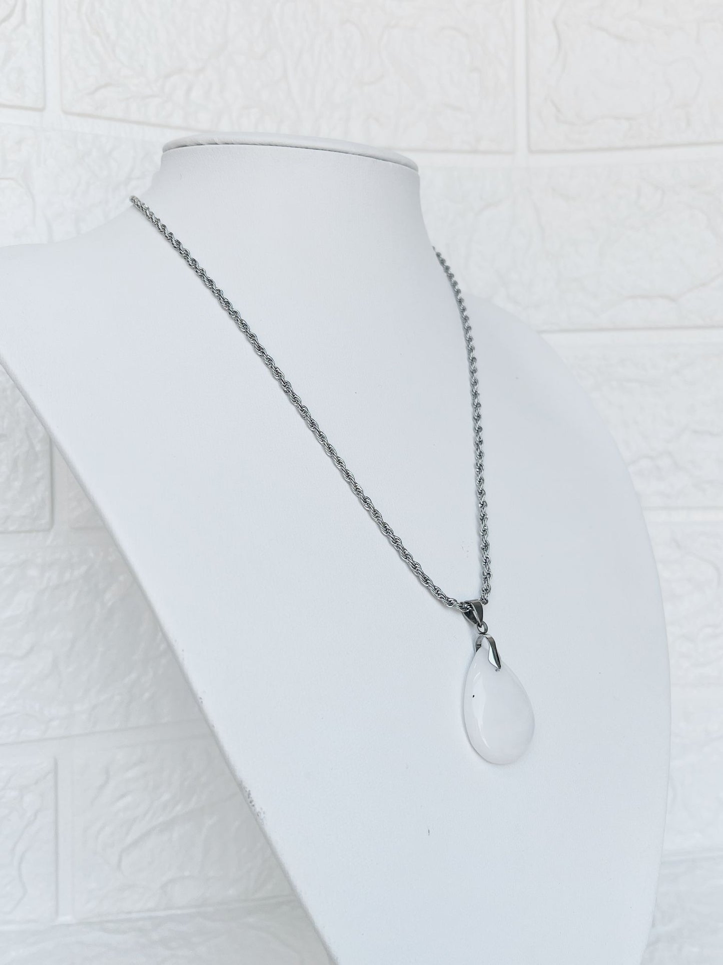 Conjunto de Acero Quirúrgico y Piedra Natural Cuarzo Blanco