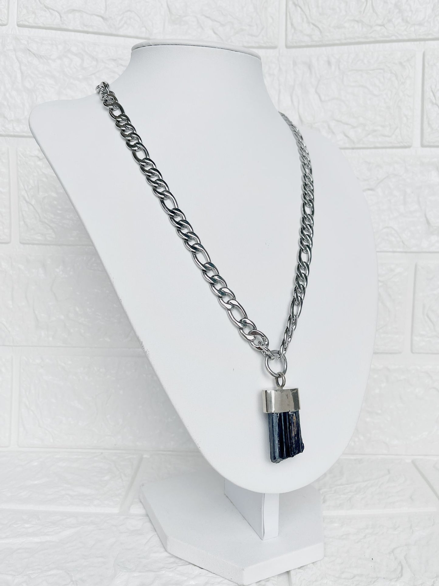 Conjunto de Acero Quirúrgico y Piedra Natural Turmalina