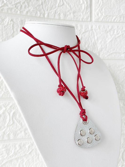 Collar Tiento de Cuero y Tachas