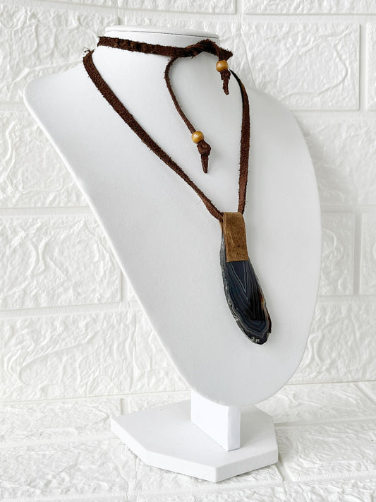 Collar Tiento de Gamuza y Piedra Natural Ágata
