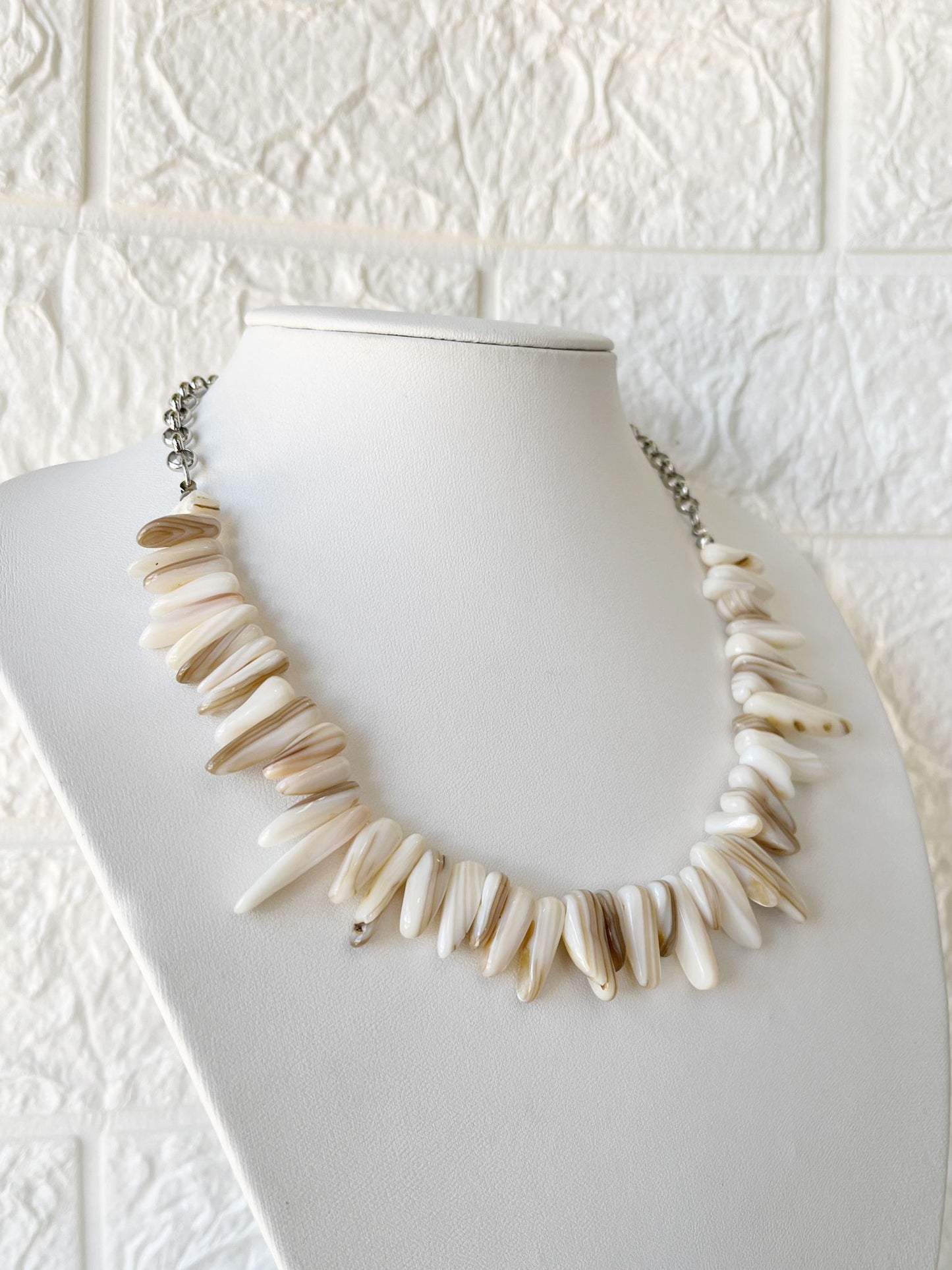 Collar de Acero Quirúrgico y Nácar