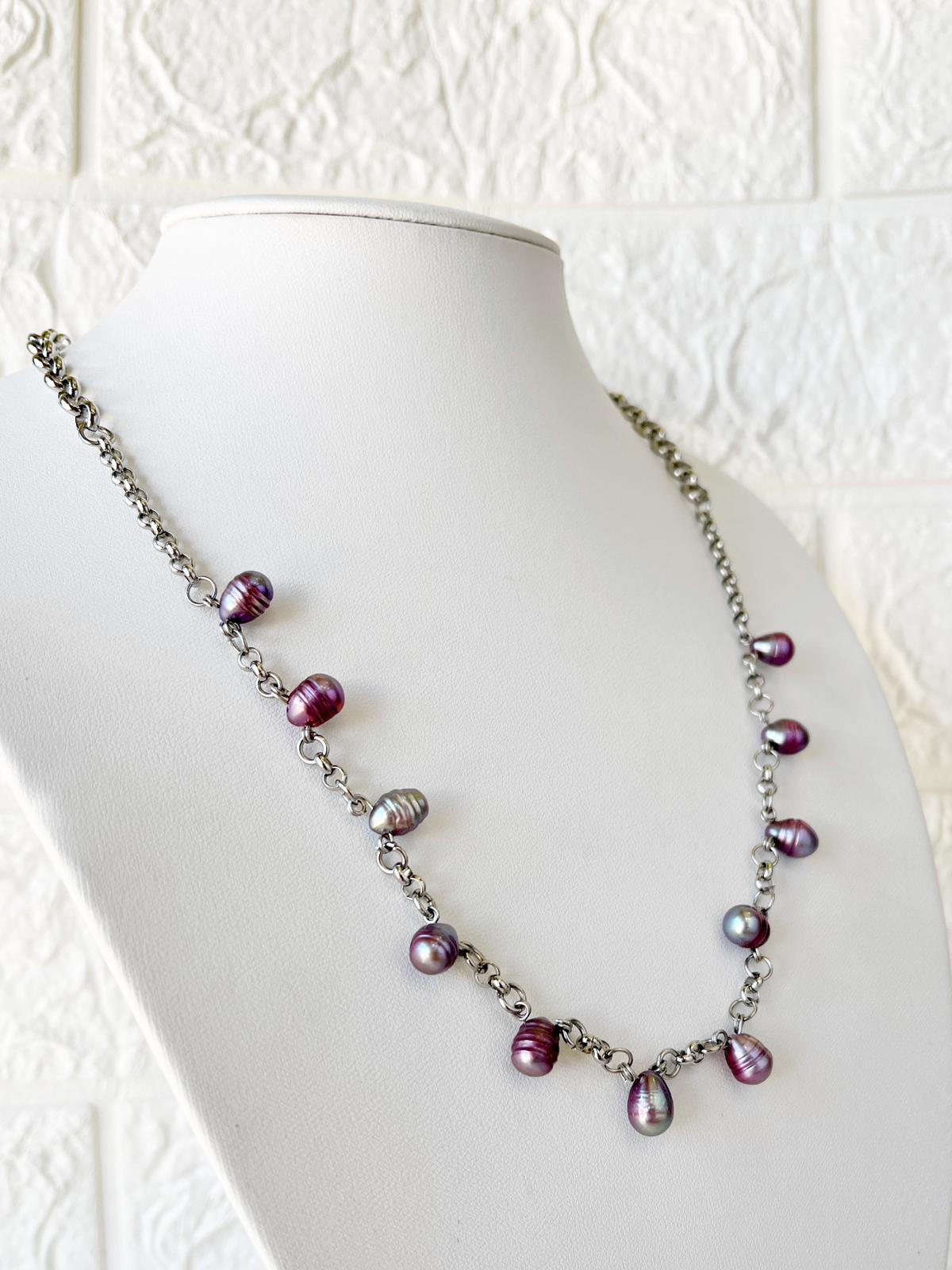 Collar de Acero Quirúrgico y Perlas de Río