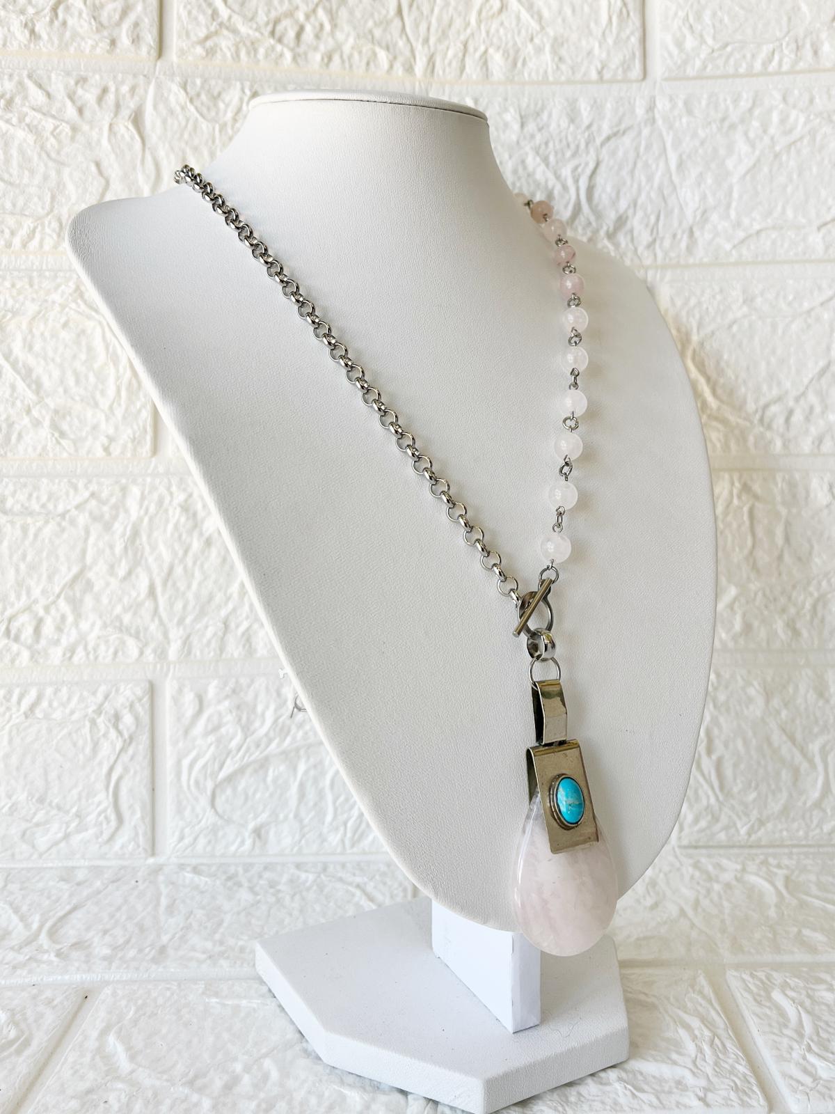 Collar de Acero Quirúrgico y Piedra Natural Cuarzo Rosa