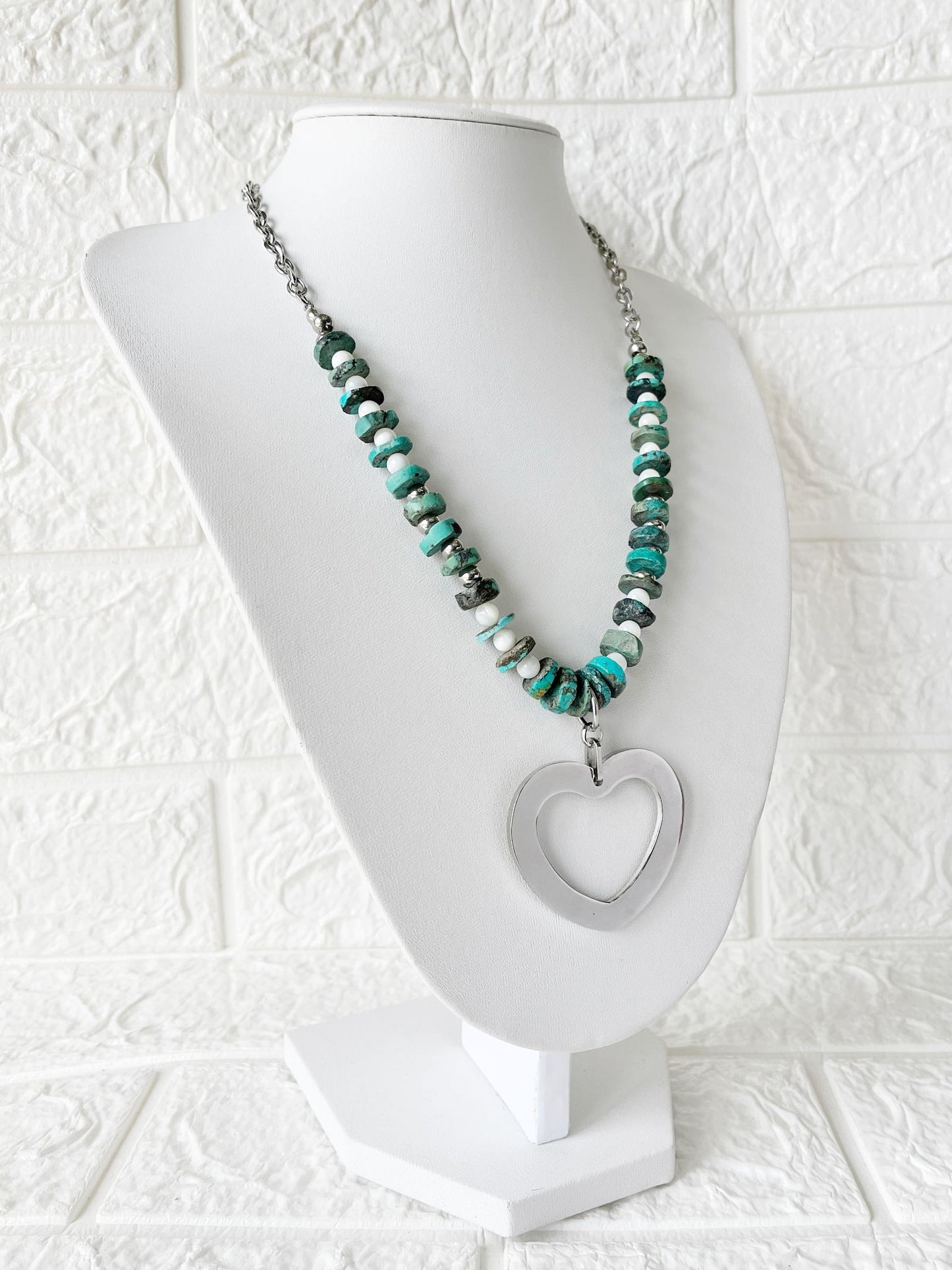 Collar de Acero Quirúrgico y Piedra Natural Turquesa