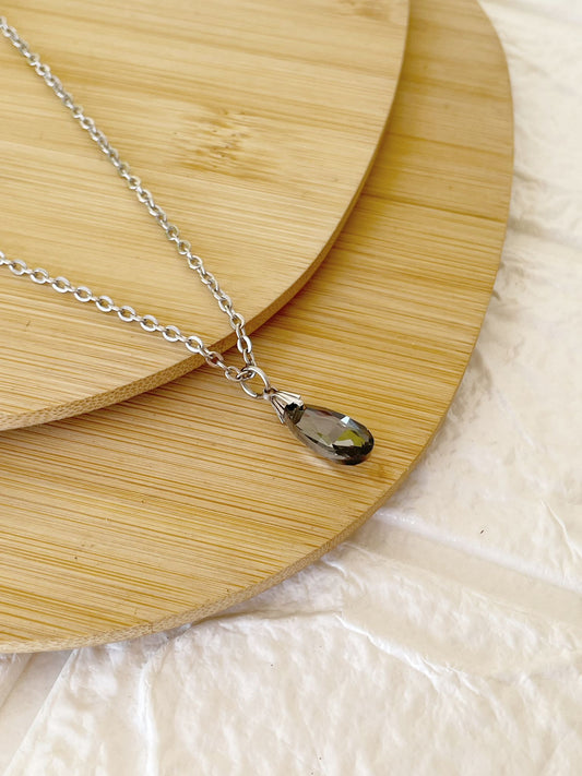 Collar de Acero Quirúrgico y Cristal