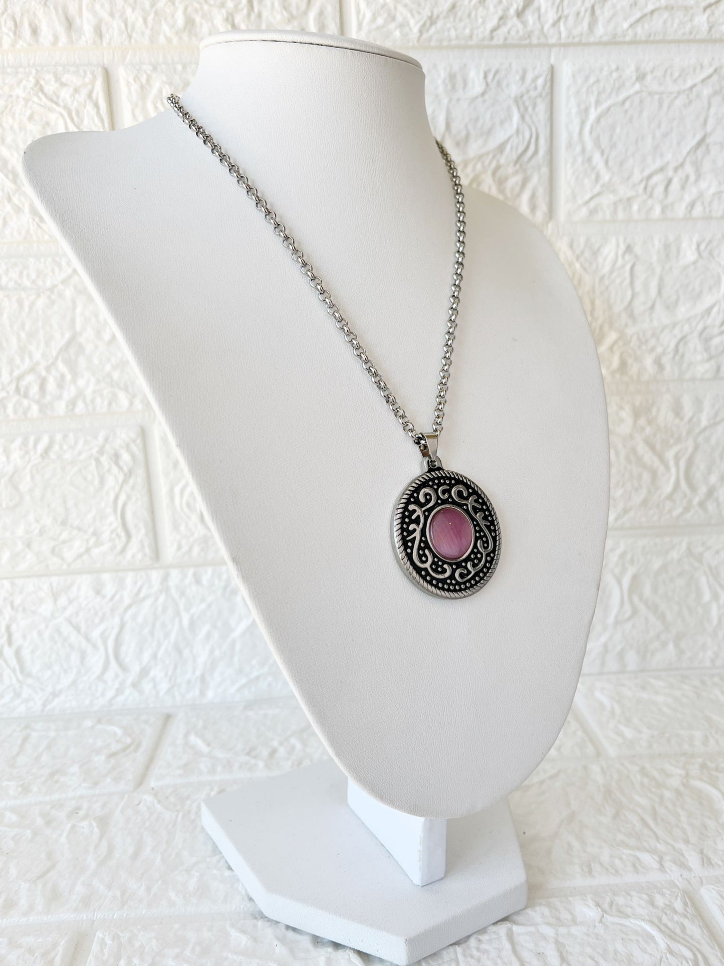 Collar de Acero Quirúrgico y Piedra Natural Ojo de Gato