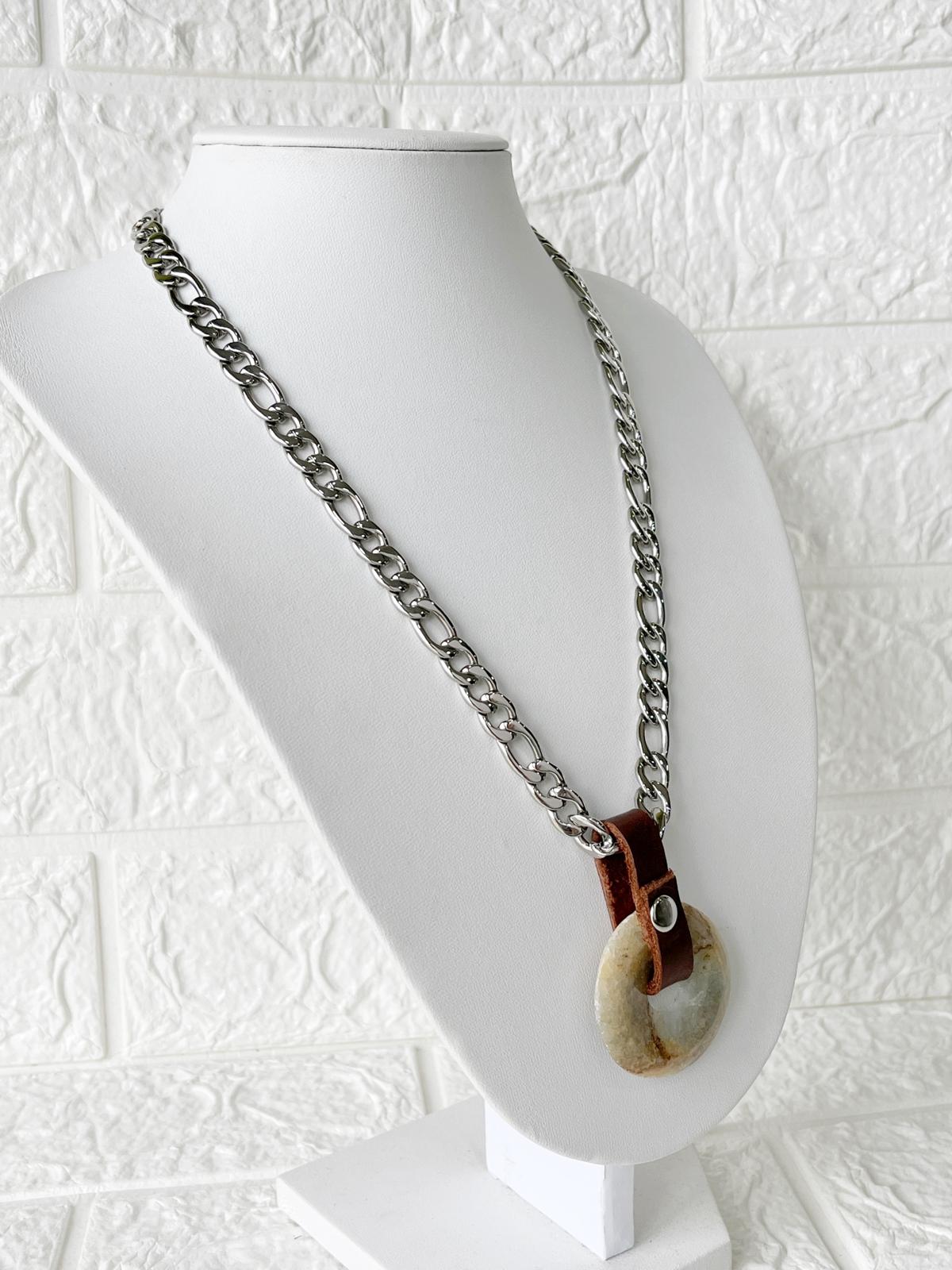 Collar de Acero Quirúrgico y Piedra Natural Ónix Cielo