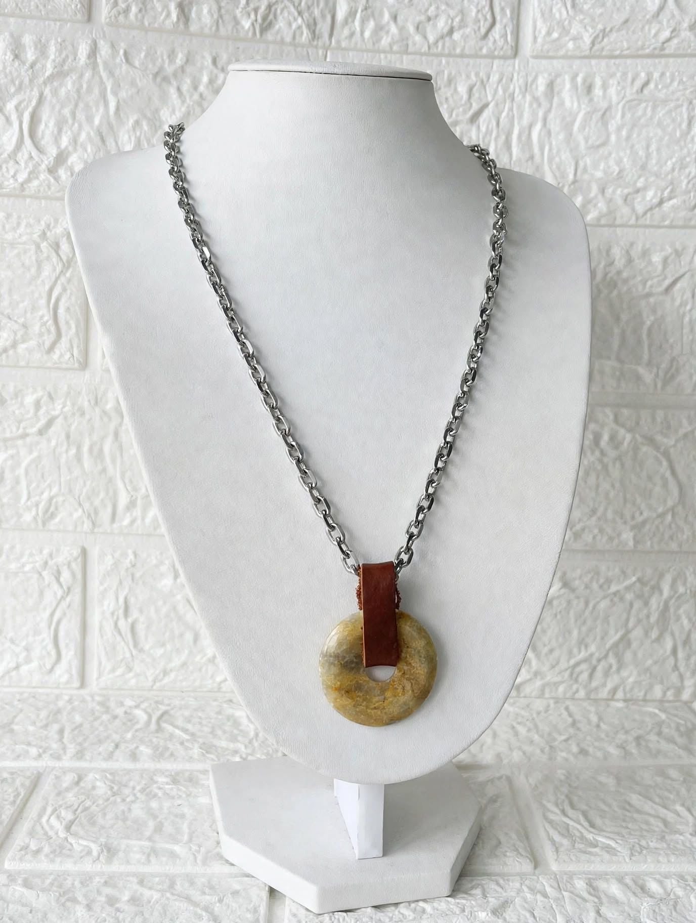 Collar de Acero Quirúrgico y Piedra Natural Ónix Cielo