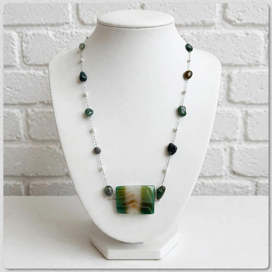 Collar de Acero Quirúrgico y Piedra Natural Ágata