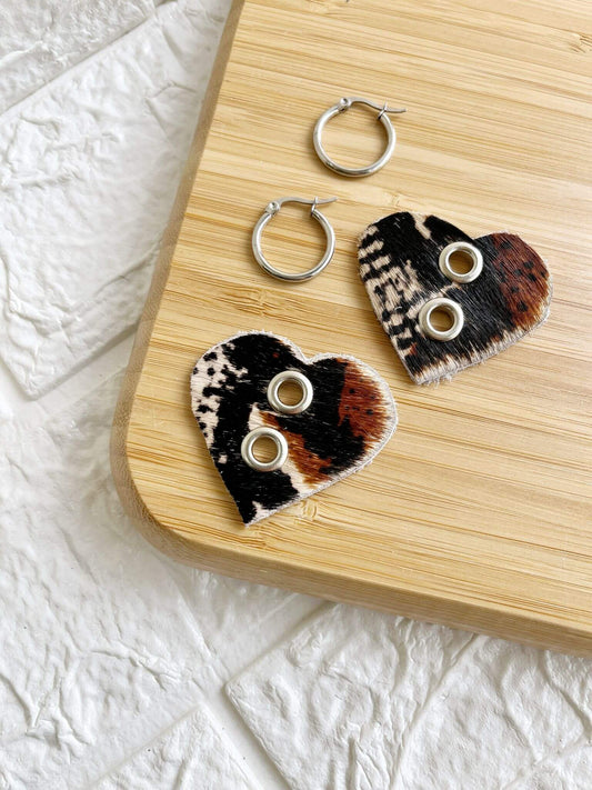 Dije de Caravana 100% Cuero con Tachas
