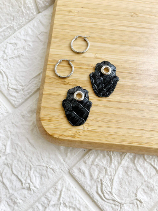 Dije de Caravana 100% Cuero con Tachas