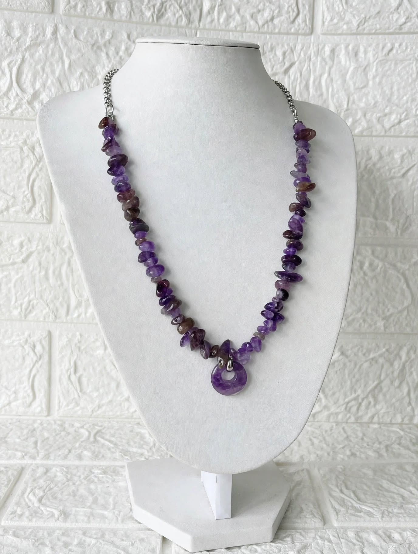 Collar de piedras naturales